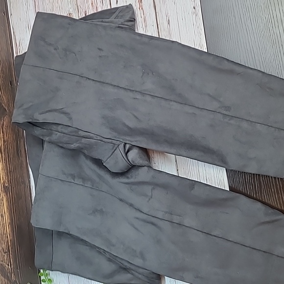 NWOT INC INTERNATIONAL CONCEPTS GRAY FAUX SUEDE SKINNY PANTS - Picture 6 of 13